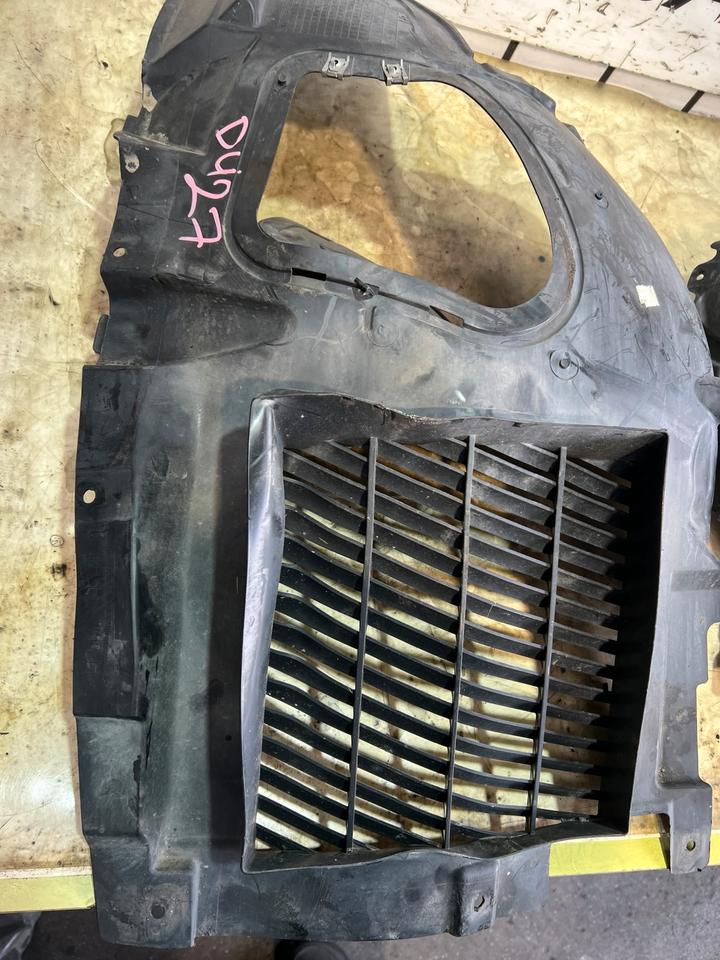 BMW 5er F10 F11 M5 Radhausschale Radhaus Vorne 276487 – Bild 12