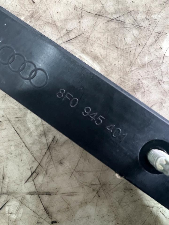 Audi A5 8T Bremsleuchte Zsuatzbremsleuchte 8F0945401 – Bild 6