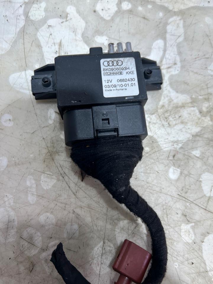 Audi A4 8K A5 8T Q5 8R Steuergerät Kraftstoffpumpe 8K0906093H – Bild 3