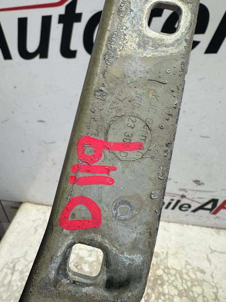 VW Passat B6 3C Motorhaube Scharniere 3C0823301 3C0823302 – Bild 5