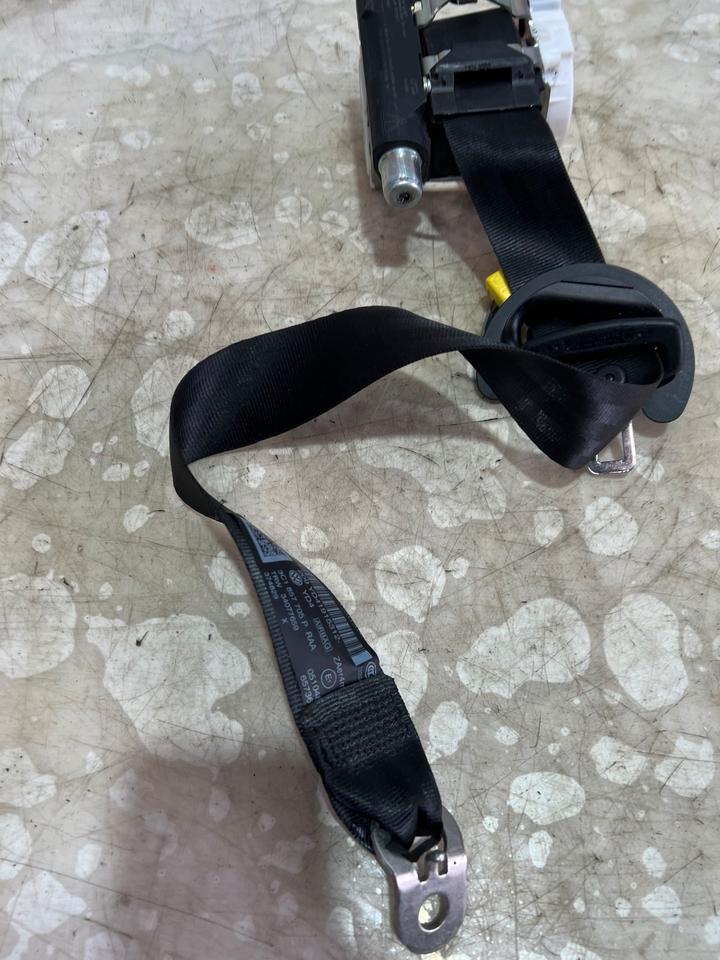 VW Passat CC Sicherheitsgurt Gurt Vorne Links 3C1857705P – Bild 2