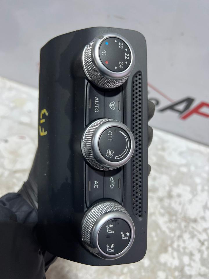 Audi A1 8X Klimabedienteil Heizung Bedienteil 8X0820043A – Bild 6