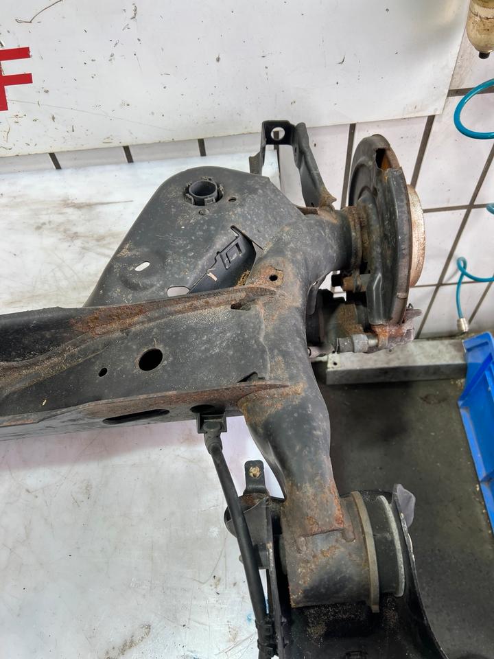 VW Golf 7 VII Hinterachse Achse Träger Hinten 5Q0501049AF – Bild 9