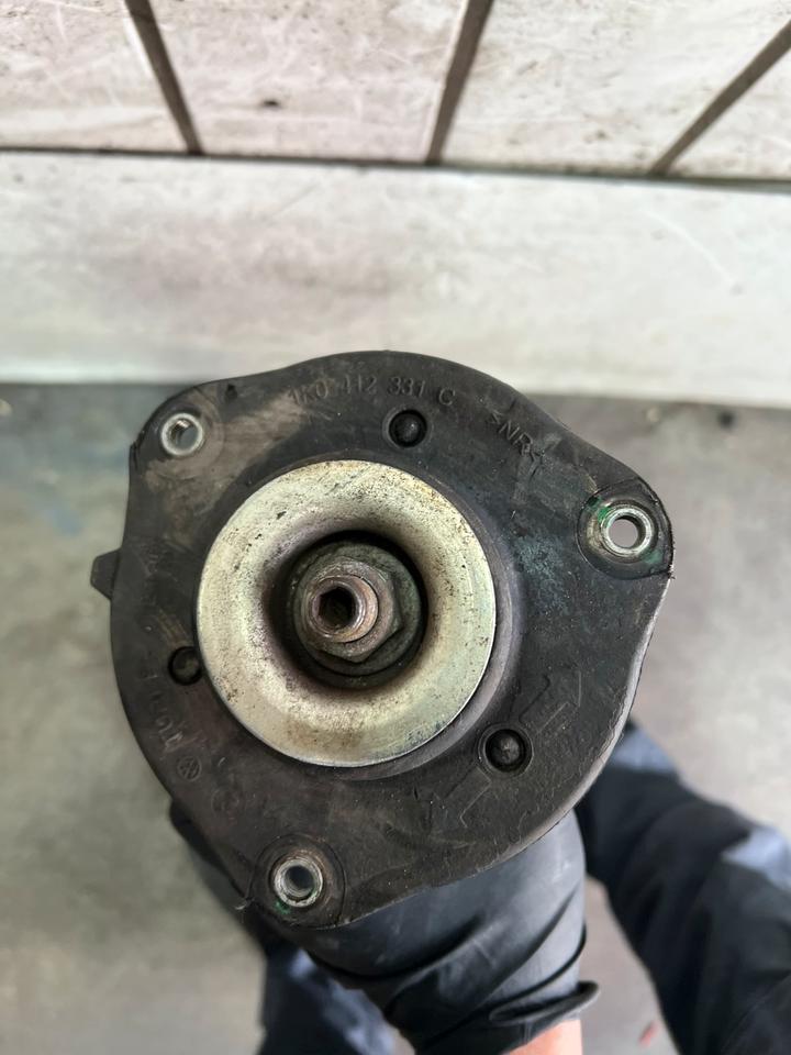 Audi Q3 8U Tiguan 5N Achsschenkel Radnabe Stoßdämpfer Vorne – Bild 9