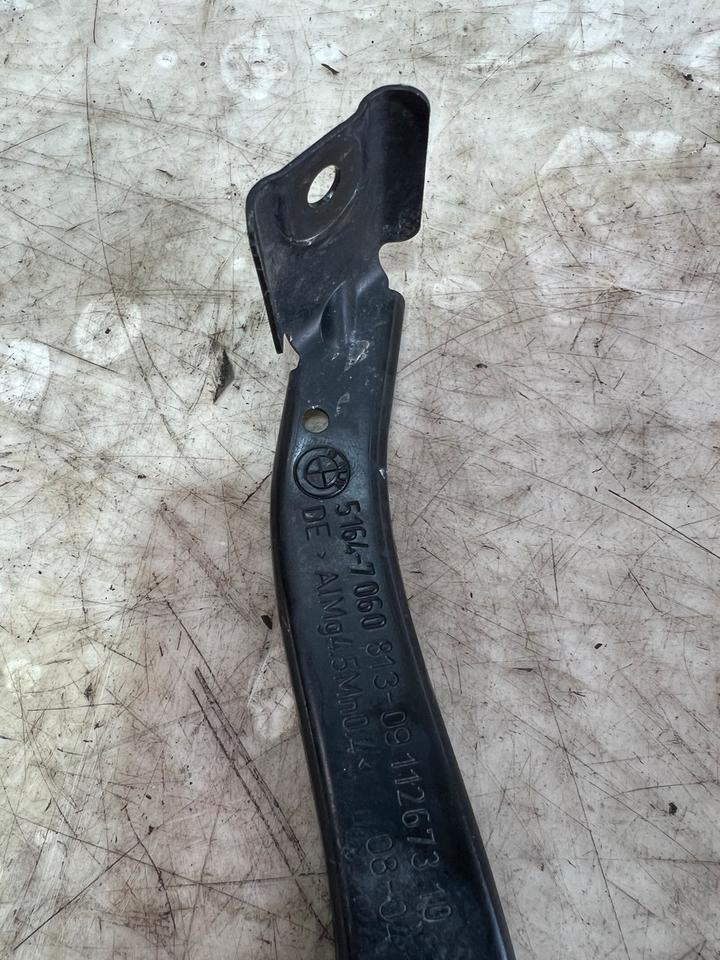 BMW 5er E60 E61 Halter Seitenwand Unten Rechts Links 7060813 – Bild 4