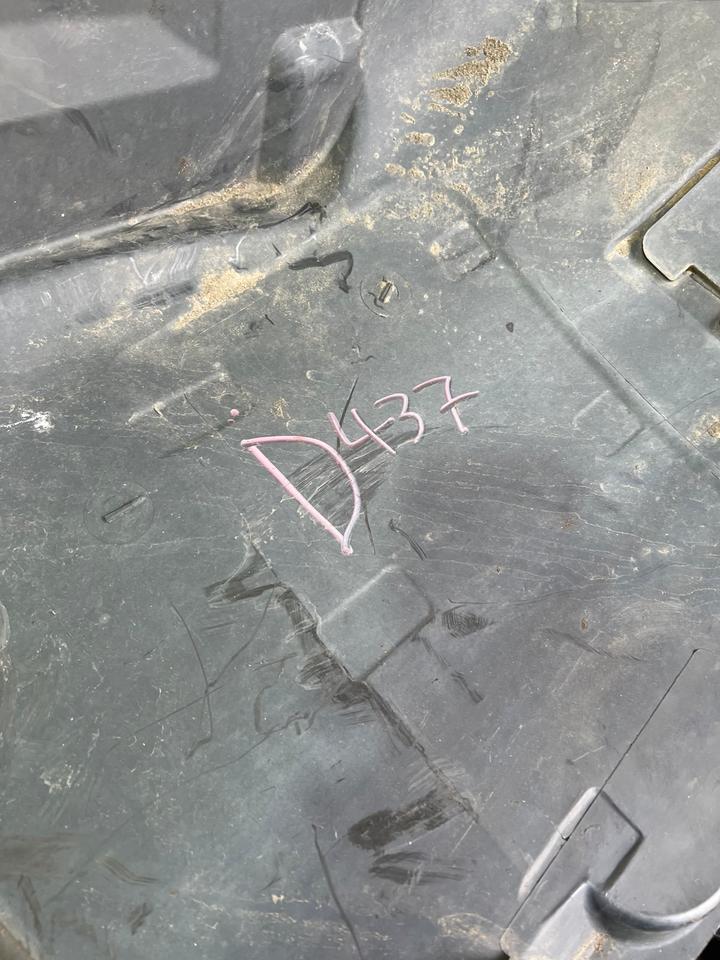 BMW 1er E82 E88 Radhausschale Radhaus Vorne 7180149 7180150 – Bild 16