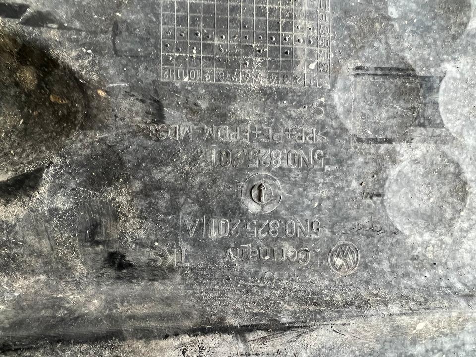 VW Tiguan 5N Unterboden Unterfahrschutz Links 5N0825201 – Bild 5