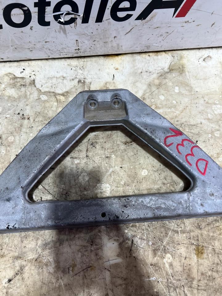 Audi A8 S8 4H Stütze Träger Halter Abstützung 4H0806151 – Bild 2