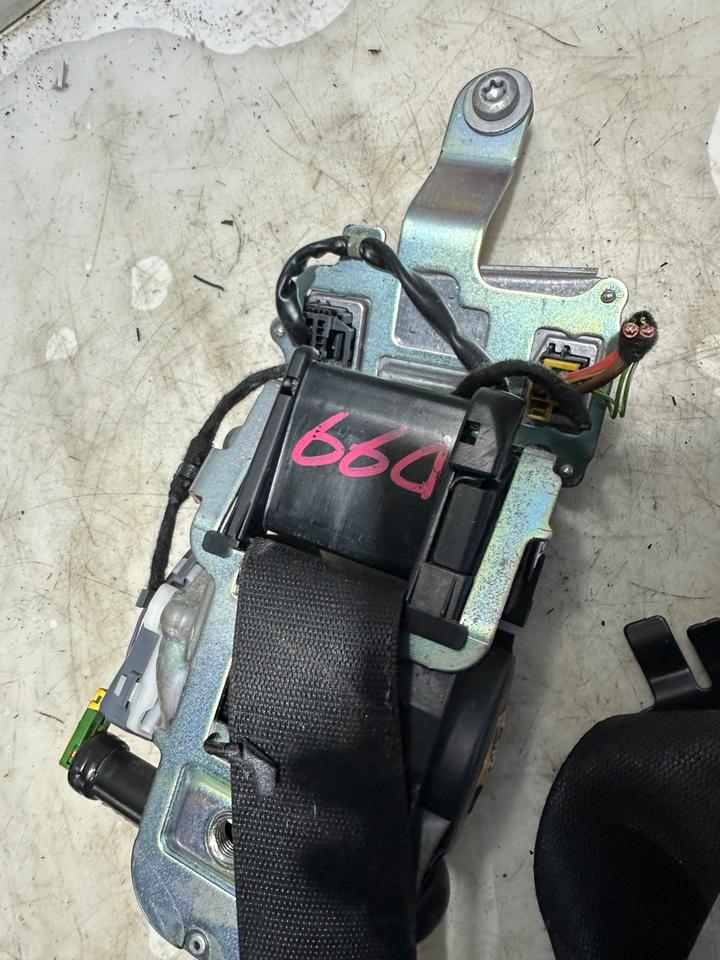 Mercedes E-Klasse W212 Sicherheitsgurt Gurt Vorne – Bild 19