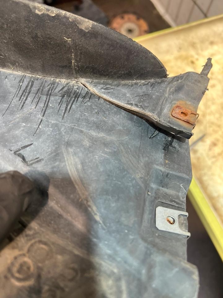 BMW 1er E82 E88 Radhausschale Radhaus Vorne 7180149 7180150 – Bild 9