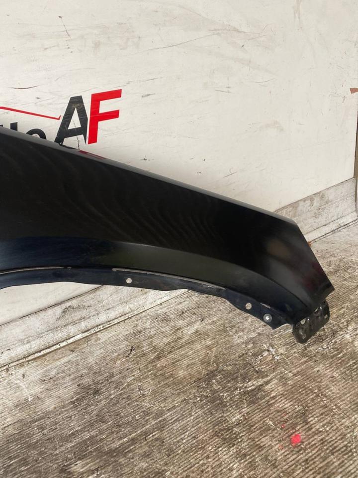 VW Tiguan 5N Kotflügel Vorne Rechts LC9X – Bild 5
