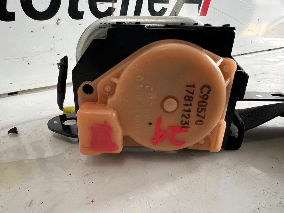 Nissan Micra K13 Sicherheitsgurt Gurt Vorne Gurtschlösser Vorne – Bild 6