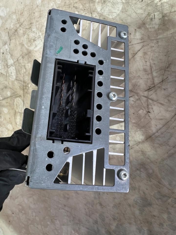 BMW 5er F10 F11 HiFi Lautsprechersystem Verstärker 9266355 – Bild 4