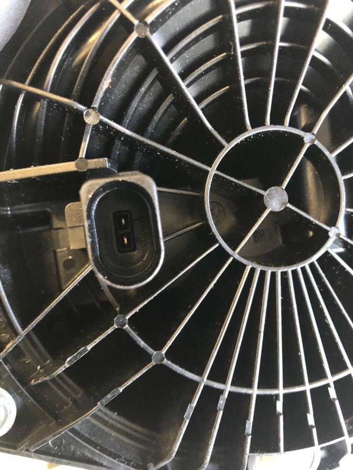 VW Golf 7 VII Heckklappenöffner Öffner Hinten 5G9827469D – Bild 4