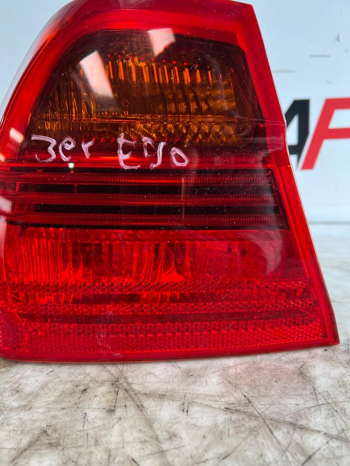 BMW 3er E90 Heckleuchte Rückleuchte Hinten – Bild 4