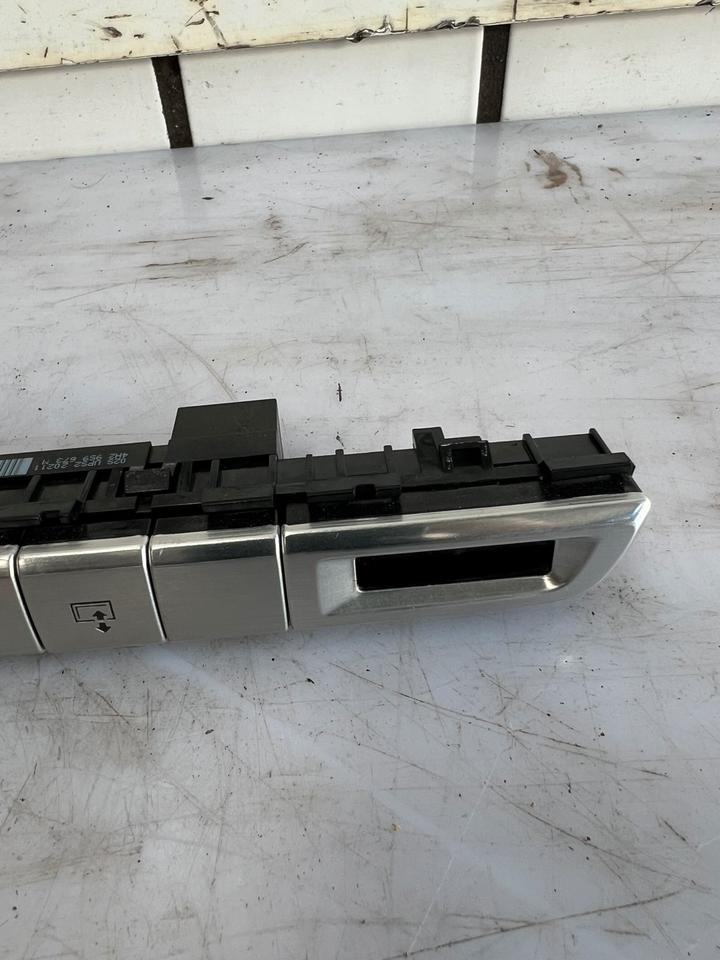 Audi A8 4H Schalter Schalterelement Warnblinker 4H2959673 – Bild 3