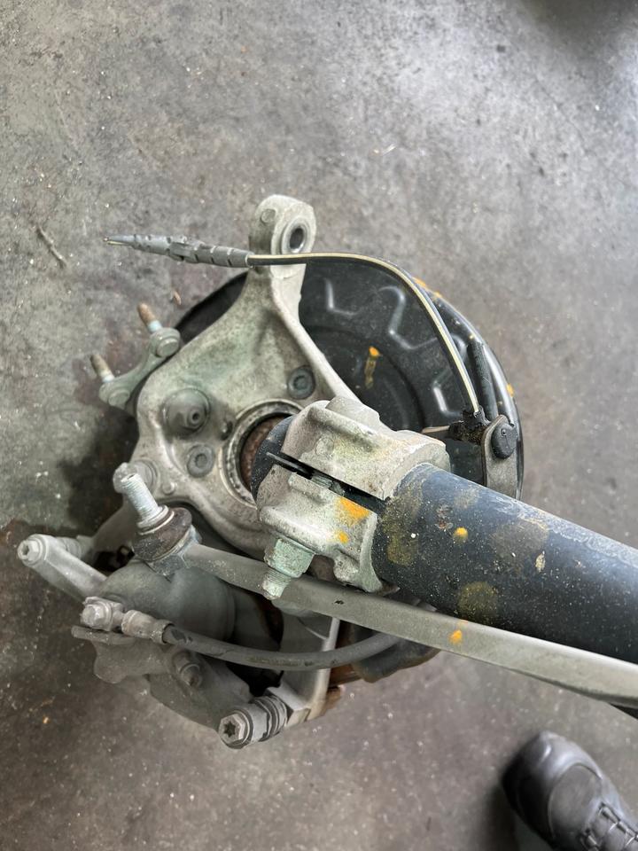 Audi A3 8V Achsschenkel Radnabe Stoßdämpfer Federbein Vorne – Bild 18