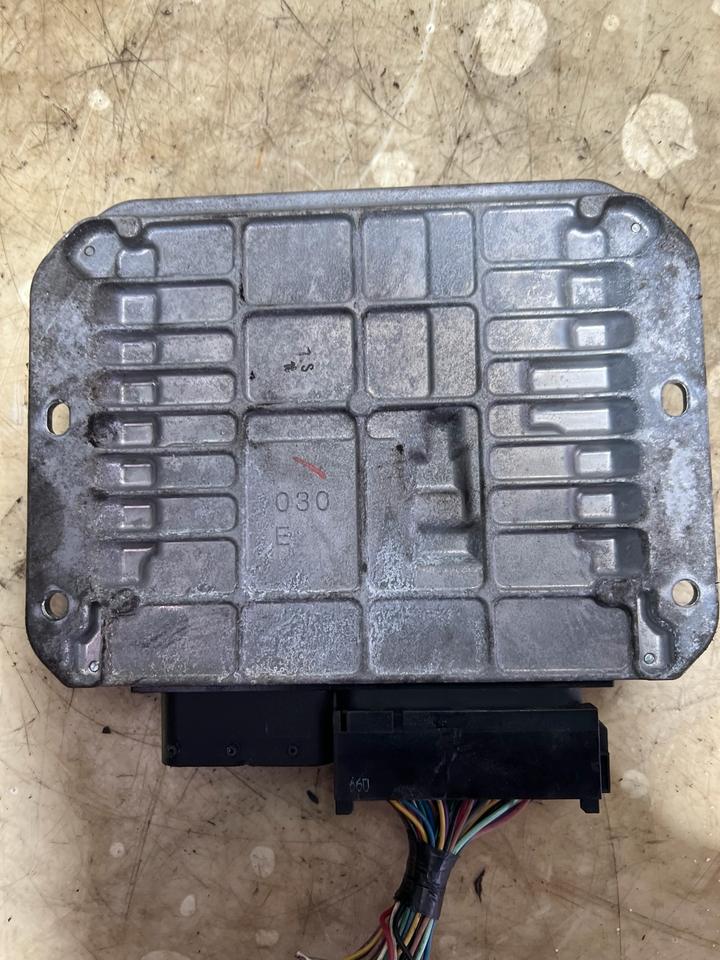 Mitsubishi Outlander 2.2 Motorsteuergerät Steuergerät 1860C691 – Bild 5