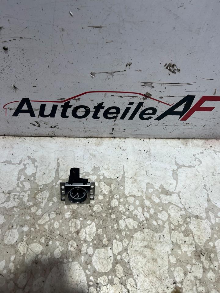 VW Passat CC Analoguhr Clock Uhr Armaturenbrett 3C8919204A