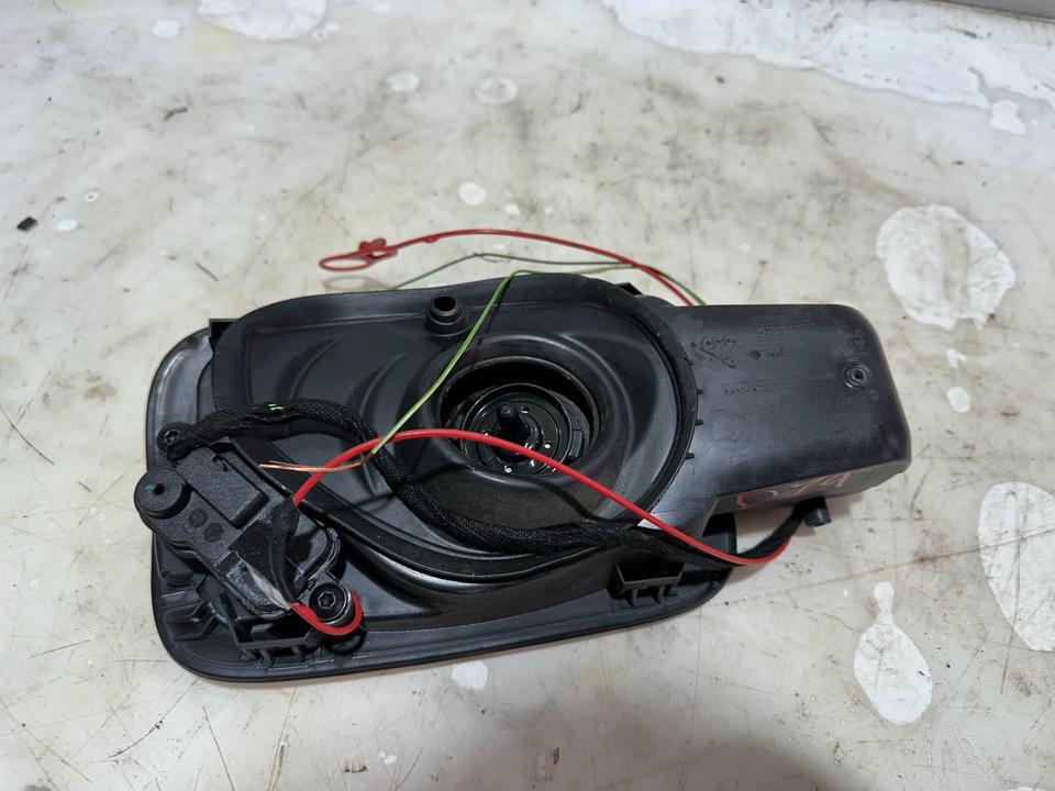 Audi A3 8V Sportback Tank Tankdeckel Deckel Tankklappe 8V4809906 – Bild 5