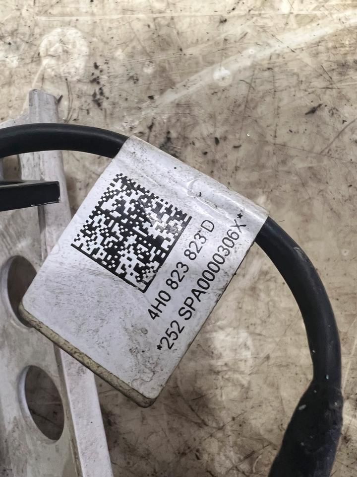 Audi A8 S8 4H Motorhaube Scharniere Scharnieren 4H0823823D – Bild 15