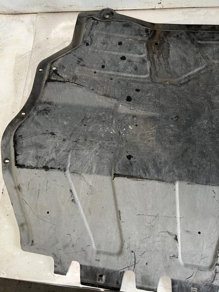 VW Tiguan 5N Unterbodenschutz Verkleidung – Bild 7