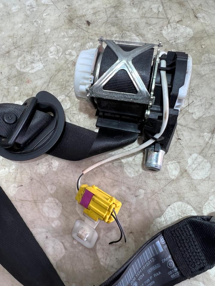 VW Passat CC Sicherheitsgurt Gurt Vorne Links 3C1857705P – Bild 6