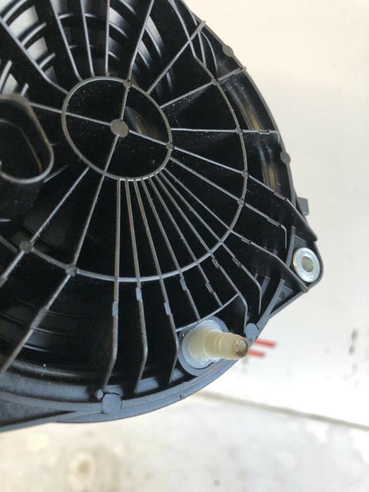 VW Golf 7 VII Heckklappenöffner Öffner Hinten 5G9827469D – Bild 5