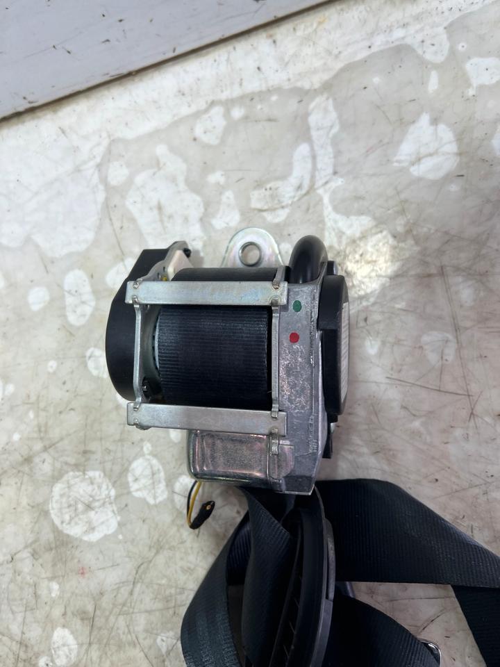 VW Golf 5 V 6 VI Sicherheitsgurt Gurt Vorne 1K4857706 1K4857705 – Bild 6