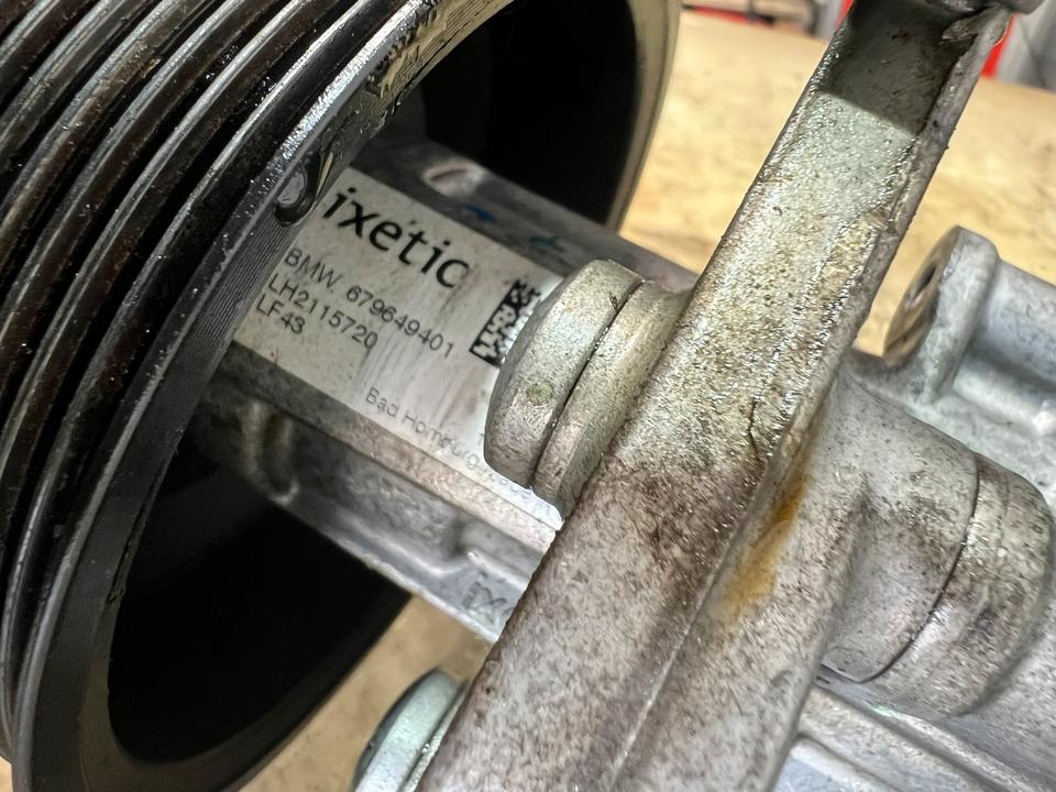 BMW 6er 7er F13 F01 F06 N63 Servopumpe Hydraulikpumpe 6796494 – Bild 8