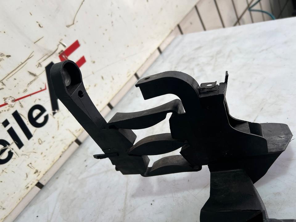 Audi A4 B8 8K Scheinwerfer Aufnahme Vorne 8K0805607 8K0805608 – Bild 13