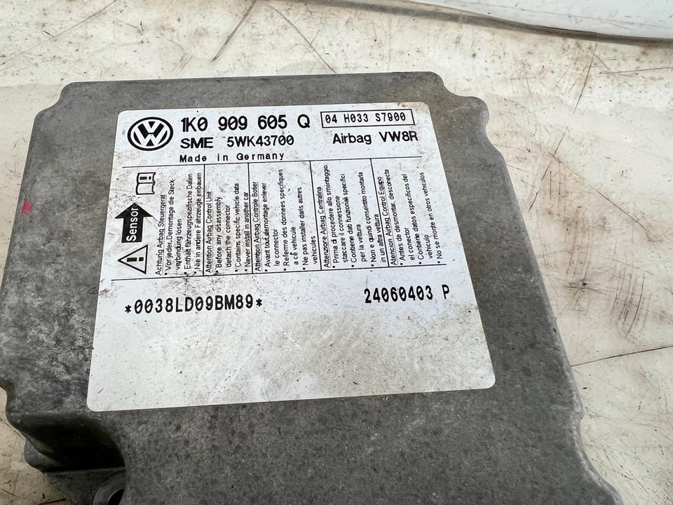 VW Golf 5 Airbag Modul Steuergerät Steuermodul 1K0909605Q – Bild 4