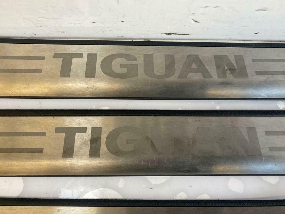 VW Tiguan 5N Einstiegsleisten Leisten Edelstahl Leiste 5N0071303 – Bild 4