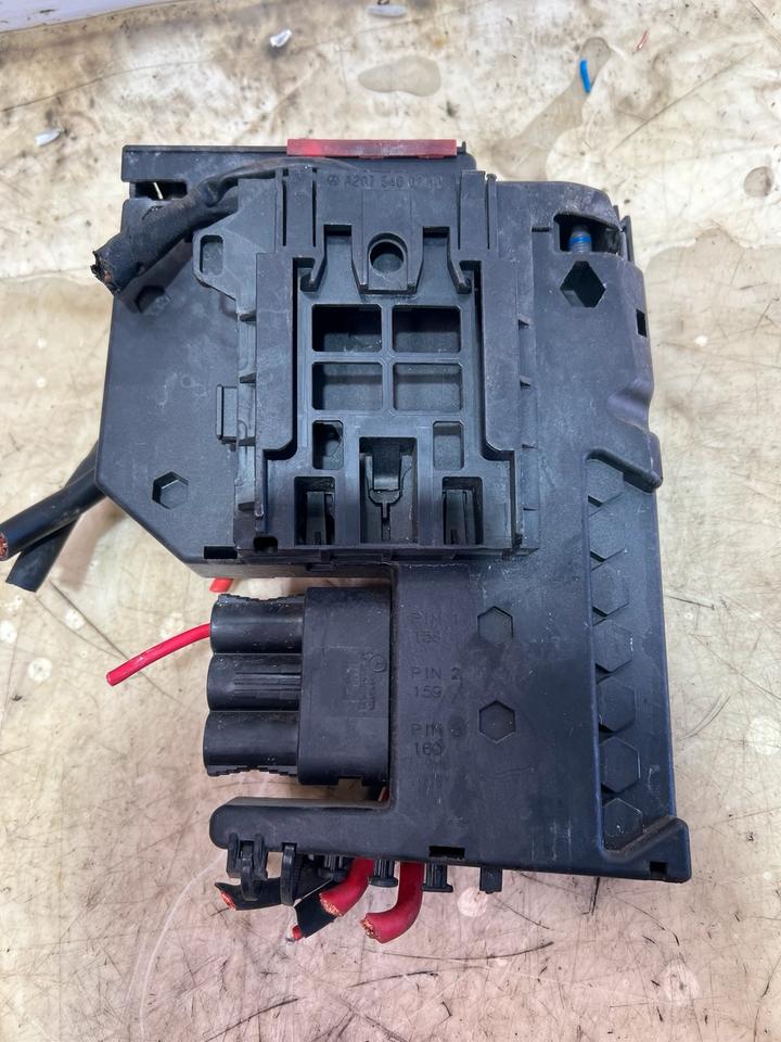 Mercedes W204 Sicherungskasten Batterieklemme A2075400740 – Bild 2