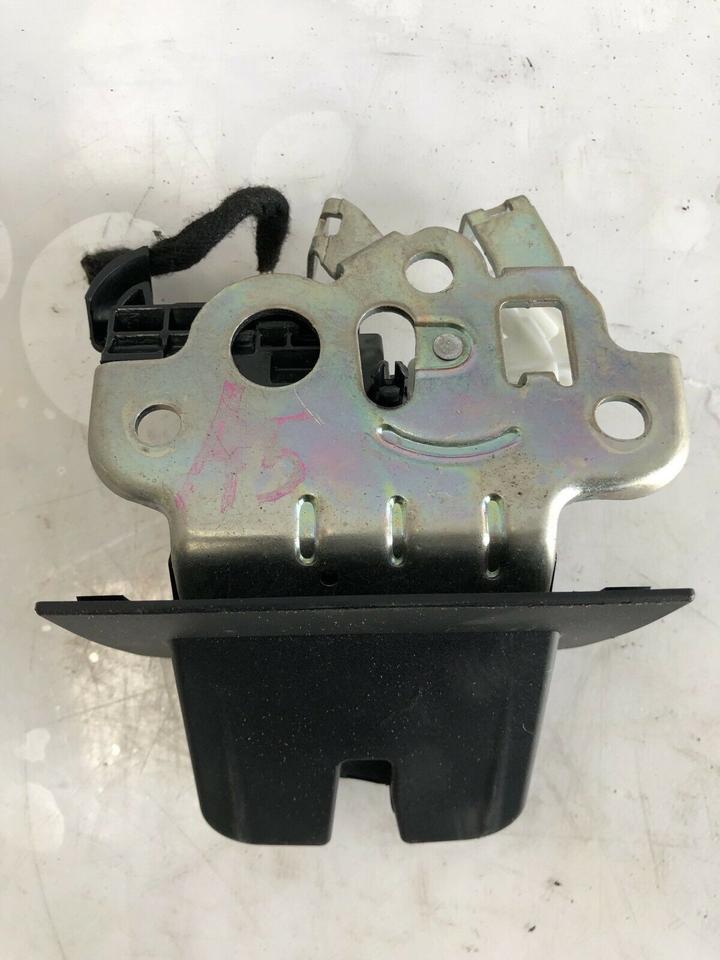 Audi A3 8P Facelift Heckklappenschloss Schloss 8R0827505 – Bild 3