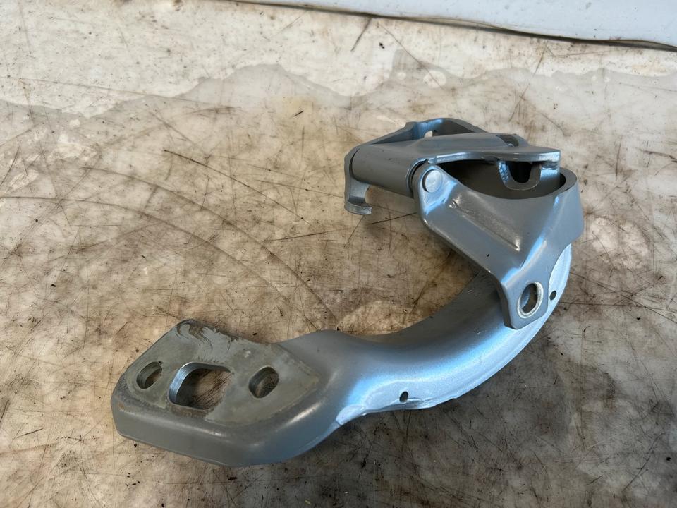 Audi A4 B8 8K Heckklappen Scharnieren 8K9827299 8K9827300 – Bild 7