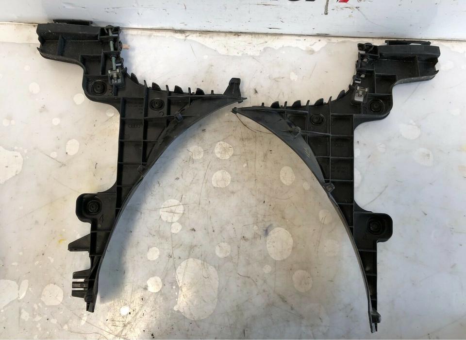 Audi A3 8P Stoßstangenhalter Führung Hinten Rechts 8P3807378 – Bild 2