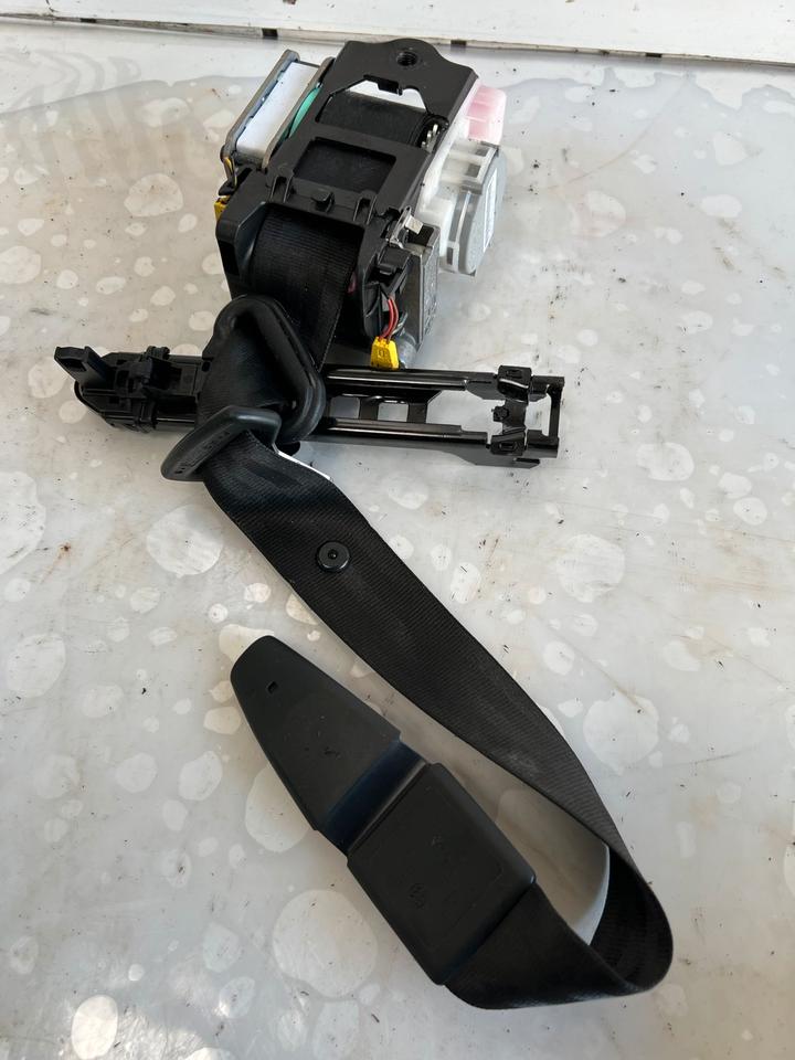 Audi A4 B8 8K Gurt Vorne 8K1857706 8K1857705 – Bild 10