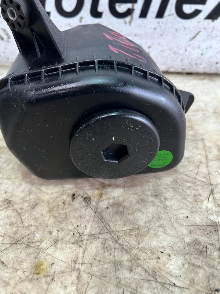 BMW 7er F01 F02 Behälter Servolenkungspumpe 324167762 – Bild 2