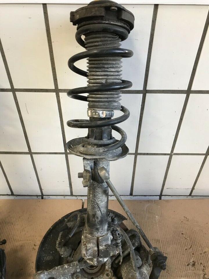 Audi A3 8P Radnabe Stoßdämpfer Federbein Achsträger Achsschenkel – Bild 6