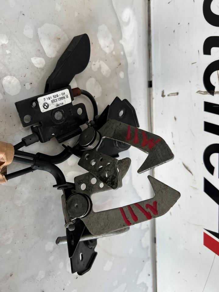 BMW 5er F10 F11 Motorhaubenöffner Links Rechts – Bild 3