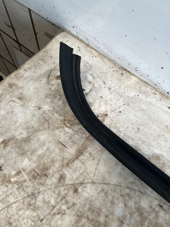 BMW 8er E31 Leisten – Bild 3