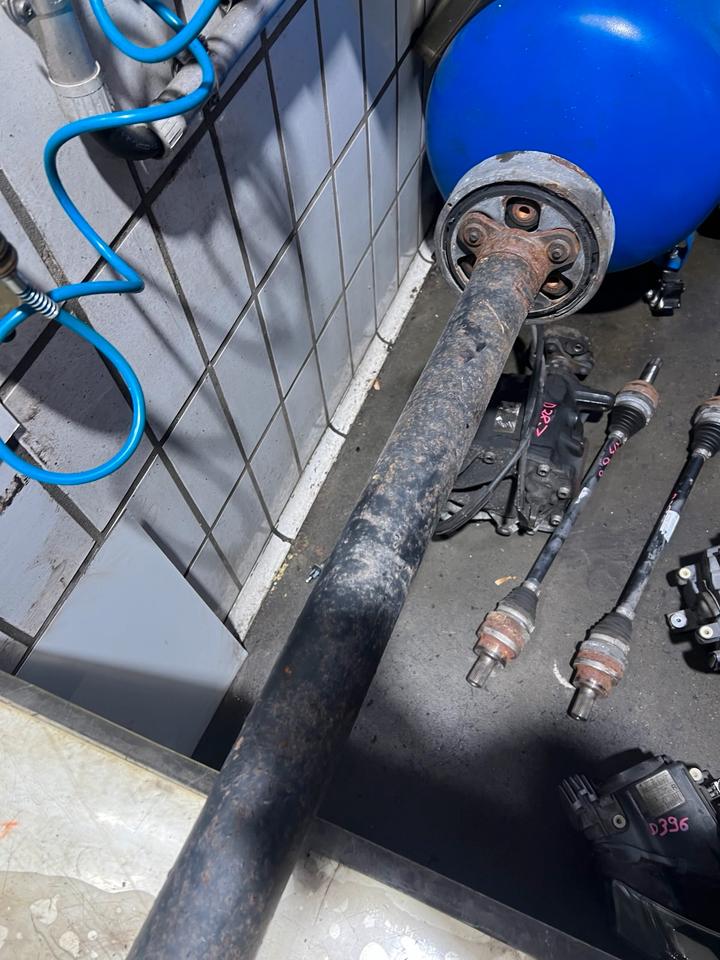 VW Passat B7 3C Alltrack Kardanwelle Gelenkwelle – Bild 6