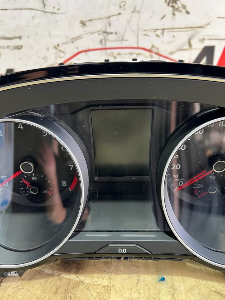 VW Passat B8 3G Tacho Tachometer Kombiinstrument 3G5920640 – Bild 3