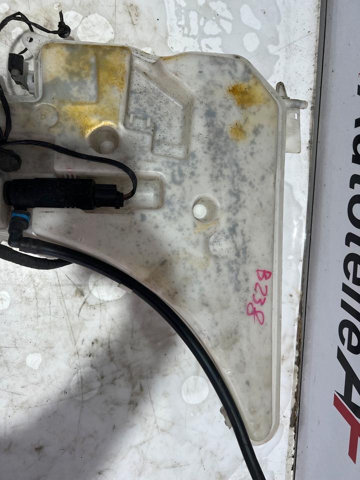 BMW 3er E92 E93 Wasserbehälter 677157146 – Bild 3