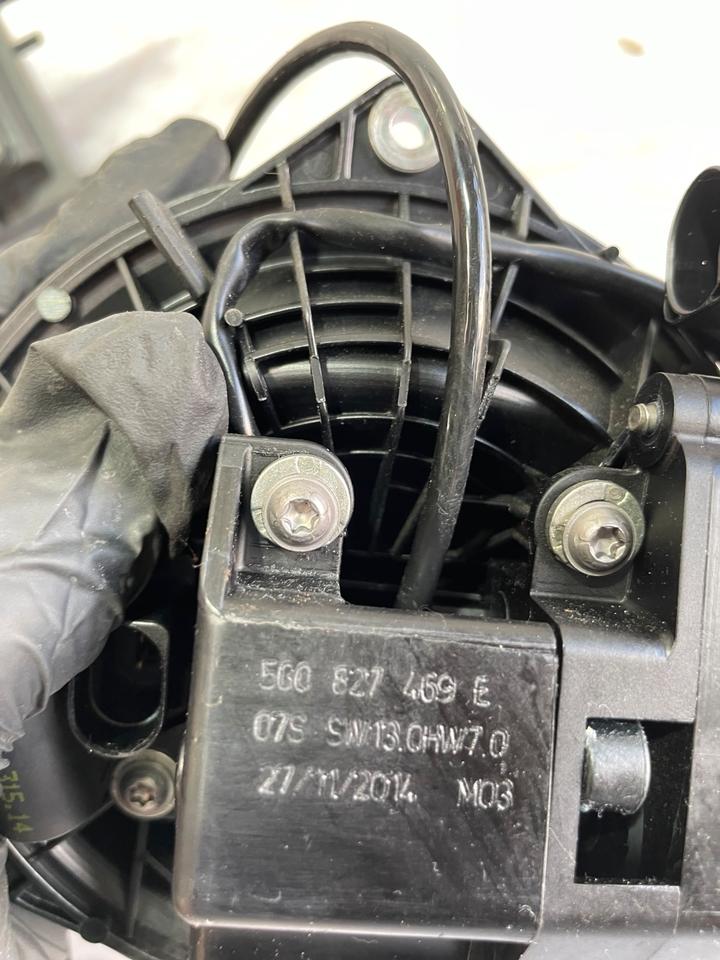 VW Golf 7 VII Heckklappenöffner Rückfahrkamera Hinten 5G0827469E – Bild 5