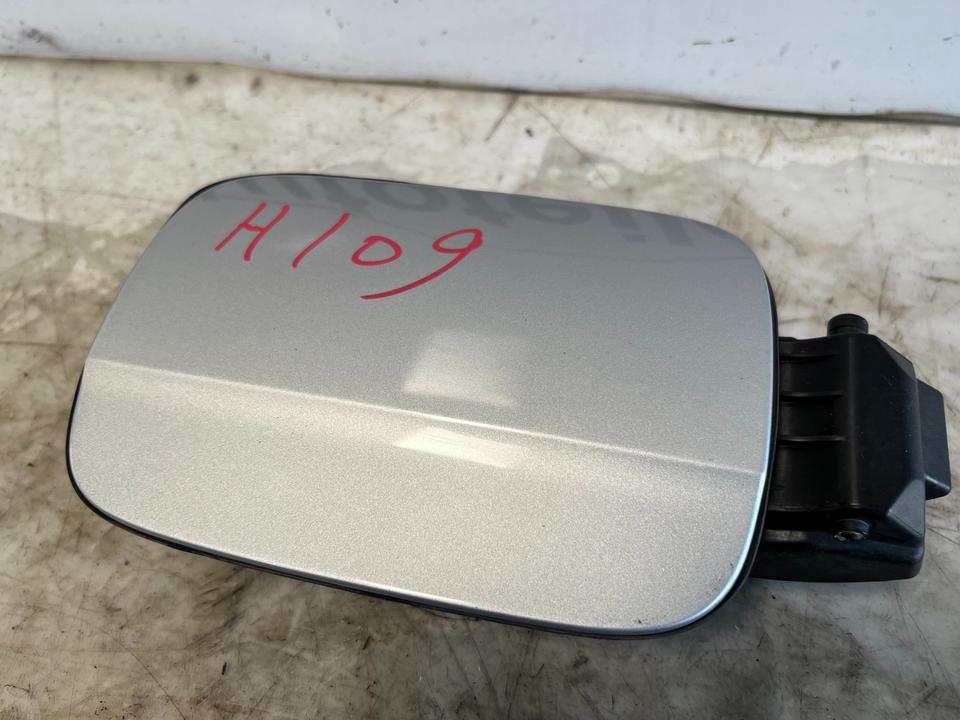 Audi A4 B8 8K Tankdeckel Tankklappe 8K0809999 LX7W – Bild 3