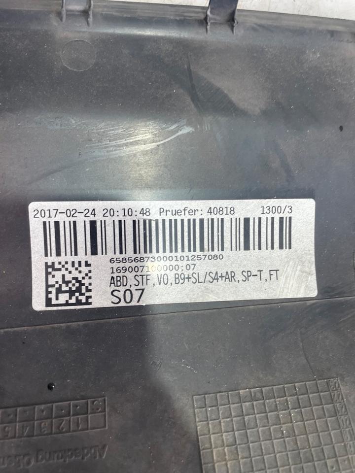 Audi A4 B9 8W Schloßträger Abdeckung Verkleidung Vorne 8W0807081 – Bild 6
