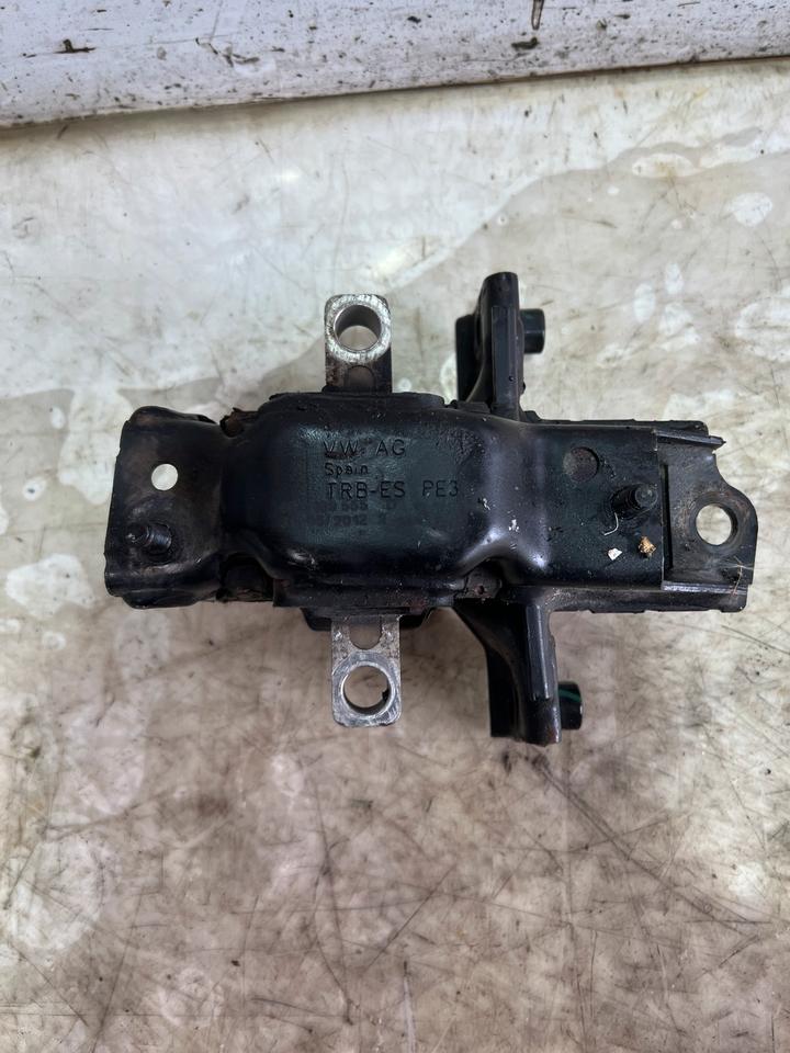 Audi Q5 8R Motorlager Halter Links 8R0199555D – Bild 2