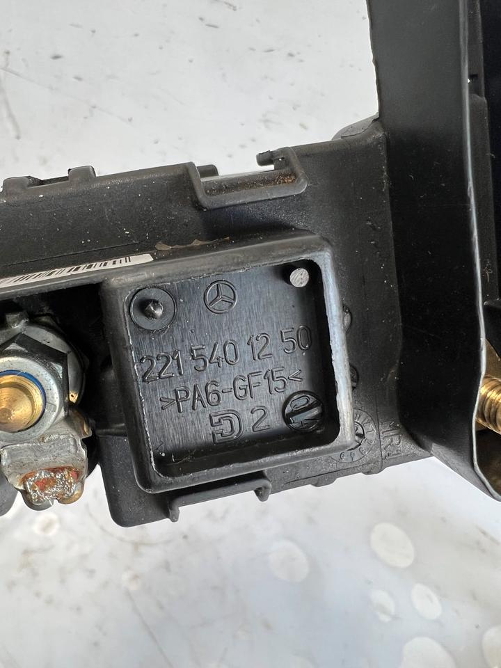 Mercedes W221 Sicherungskasten 2215401250 – Bild 4
